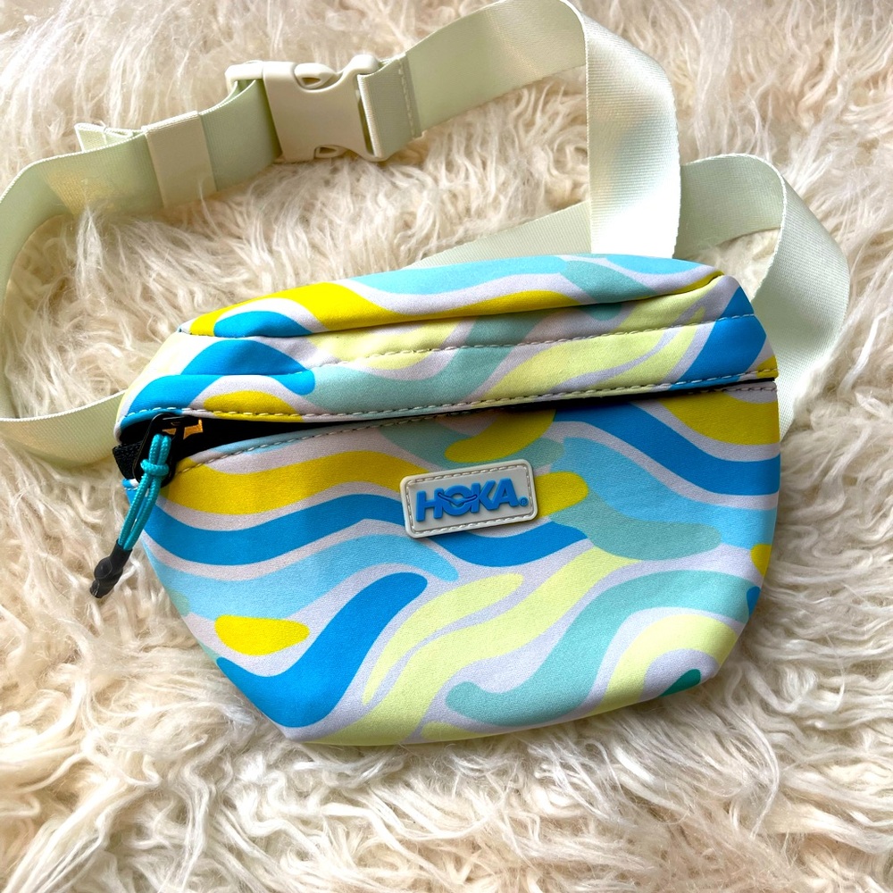 🔥 Hoka crossbody/ belt bag / fanny pack new without tag
